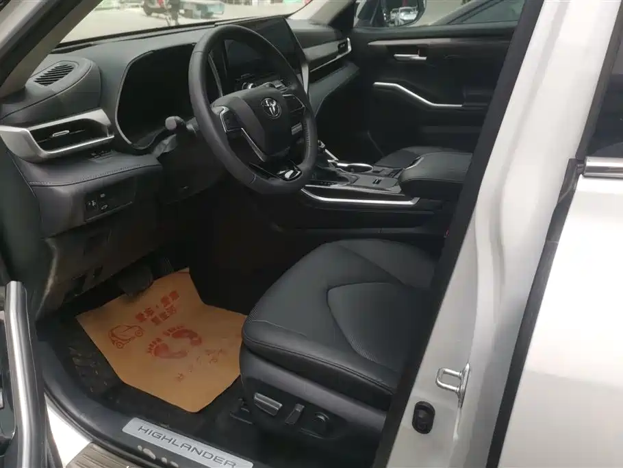 Toyota Highlander 2024 2.5L Smart Hybrid 4WD Premium 7-seater фото 9