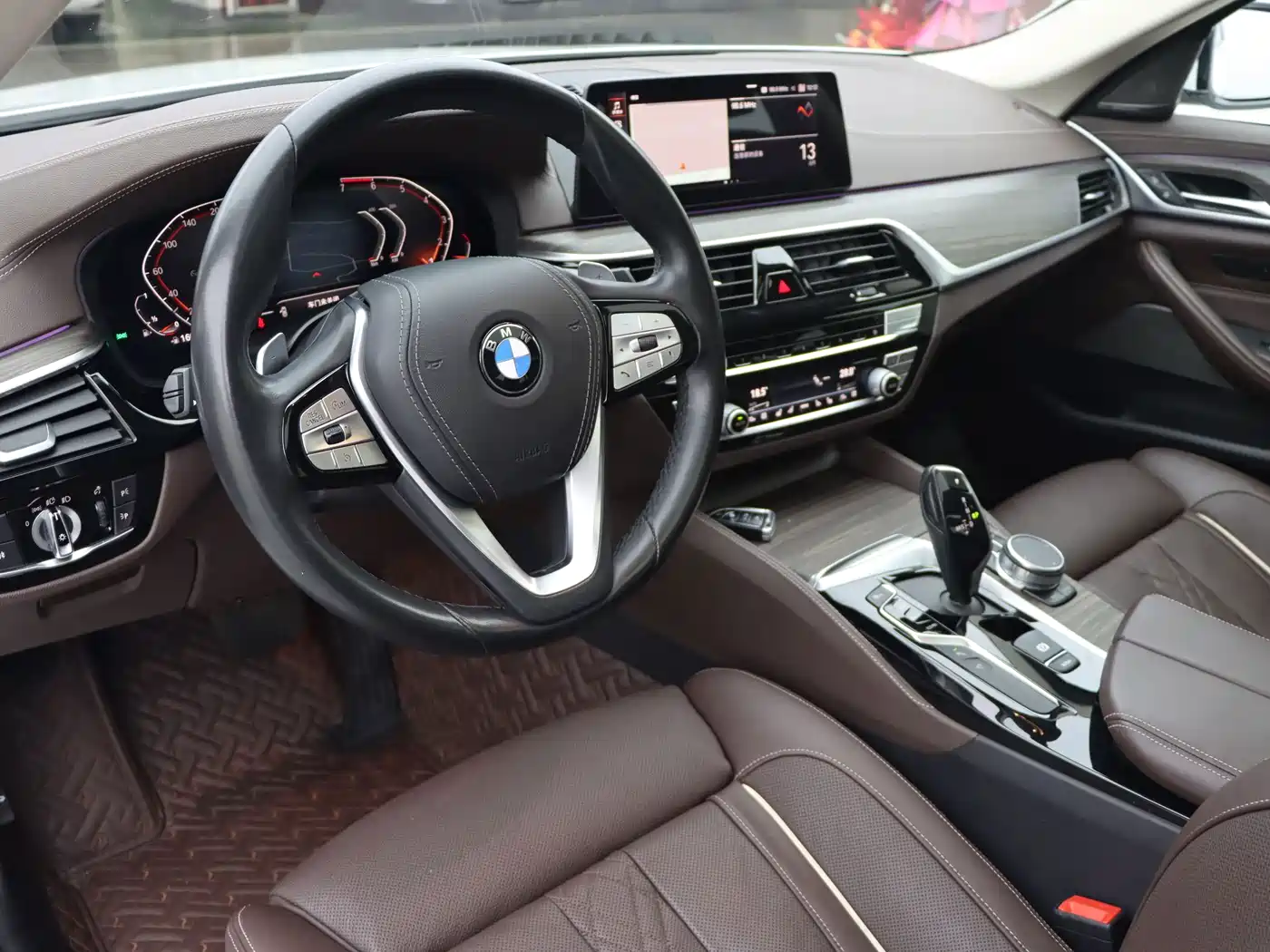 Photo 5 - BMW 5 Series