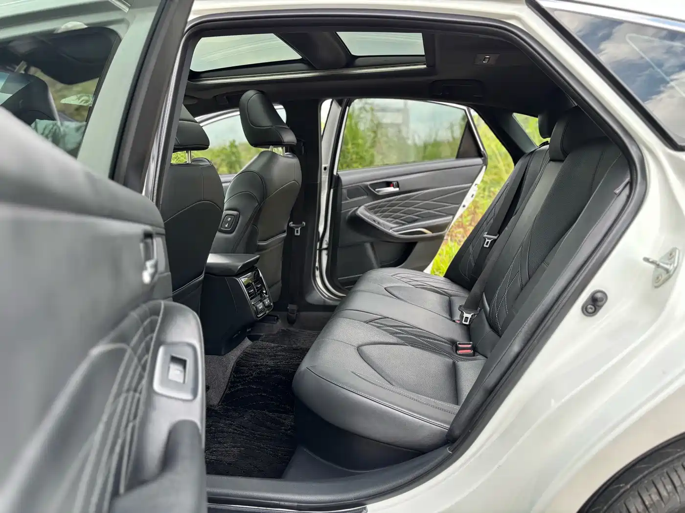 Photo 9 - Toyota Avalon
