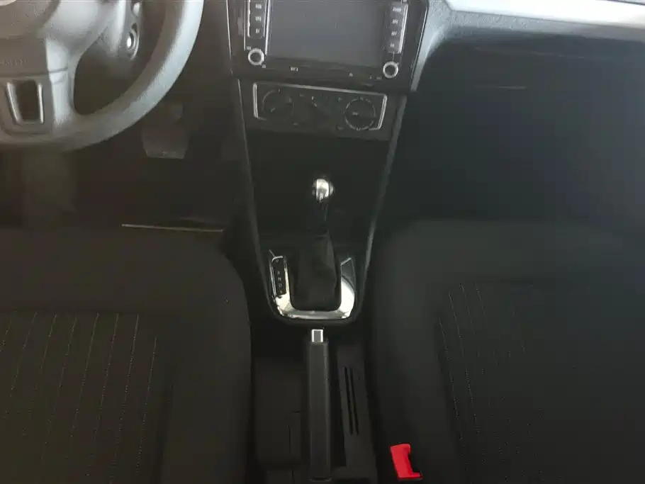 Volkswagen Jetta 2015 Value Edition 1.6L Automatic Comfort фото 16