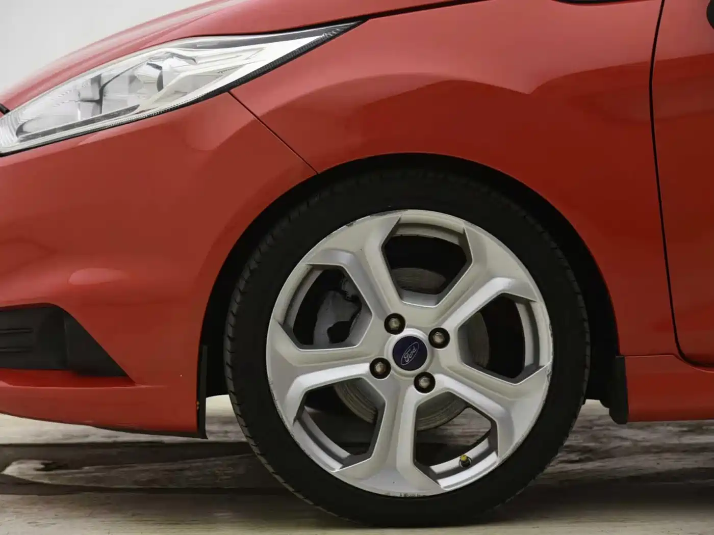 Ford Fiesta (Import) 2013 1.6T ST фото 5