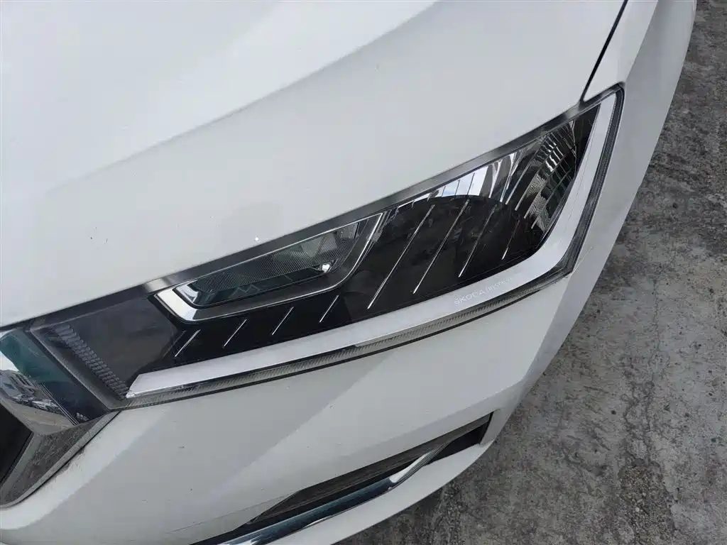 Škoda Skoda Rapid Spaceback 2020 1.5L Auto Comfort фото 18