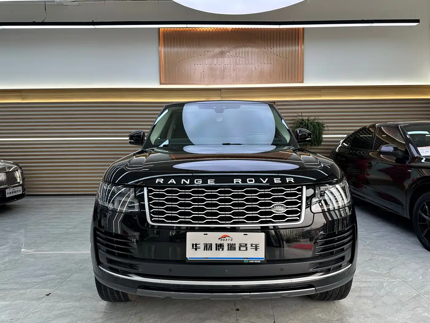 Land Rover Range Rover 2020 3.0 L6 Heritage Edition фото 2