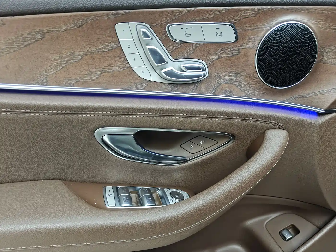 Mercedes-Benz E-Class 2017 Model E 320 L 4MATIC фото 18