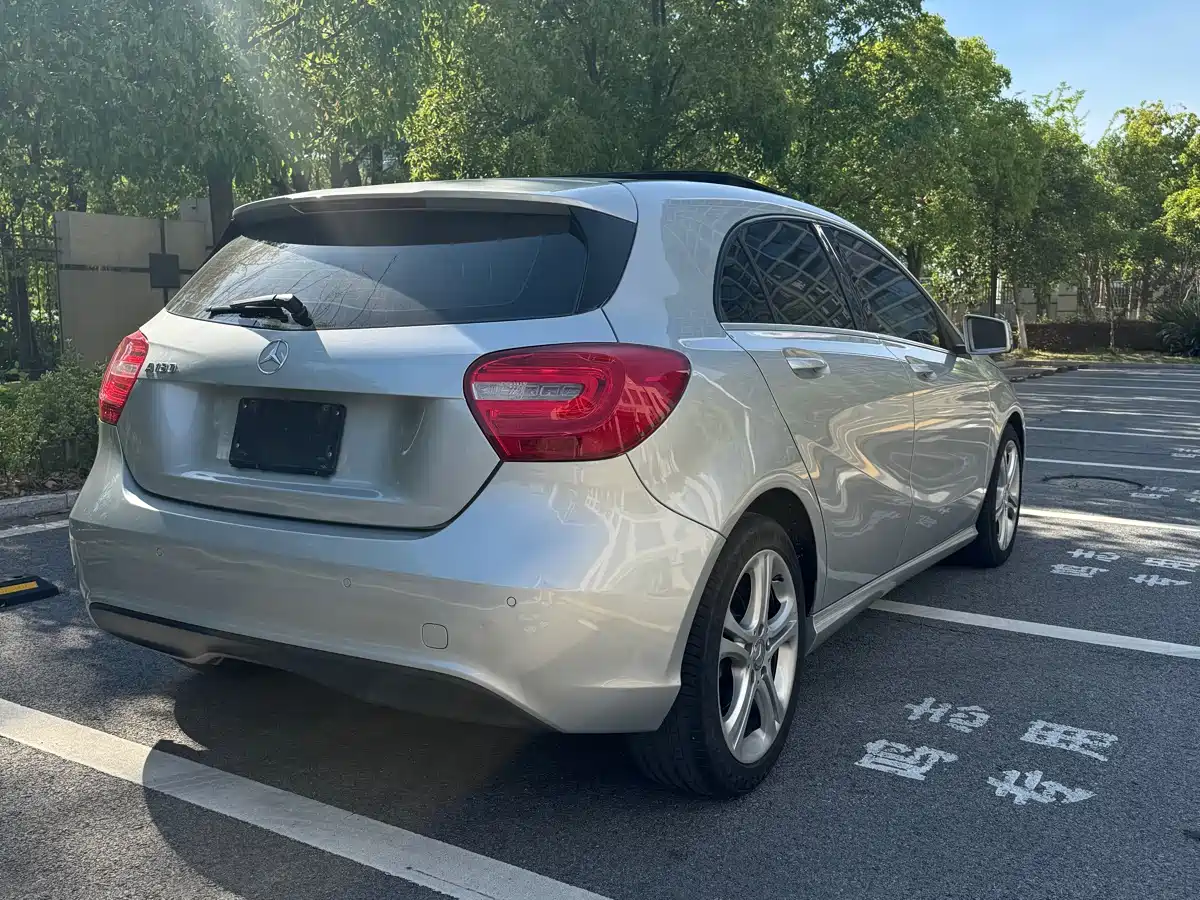 Mercedes-Benz A-Class (Import) 2015 A 180 фото 14