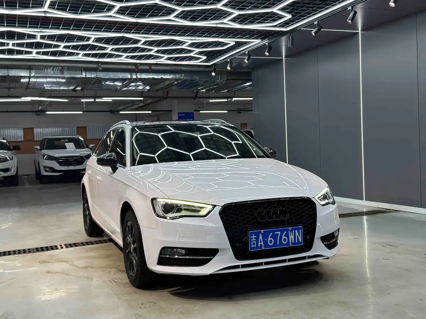 Audi A3 2016 Sportback 35 TFSI Leadership фото 3