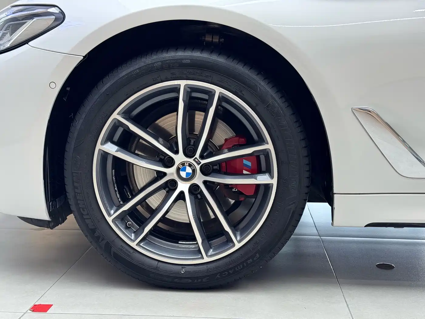 BMW 5 Series 2021 525Li M Sport Package фото 16
