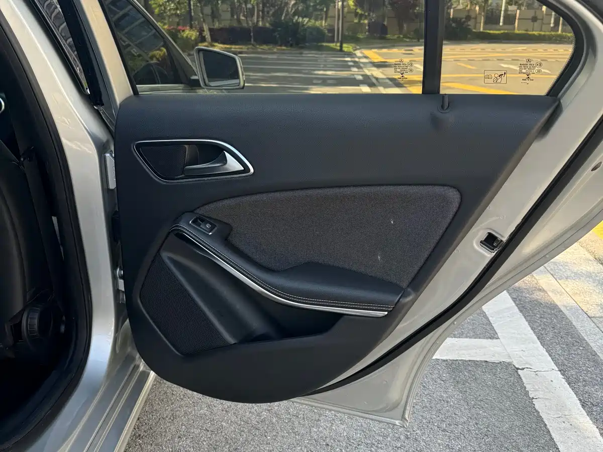 Mercedes-Benz A-Class (Import) 2015 A 180 фото 11
