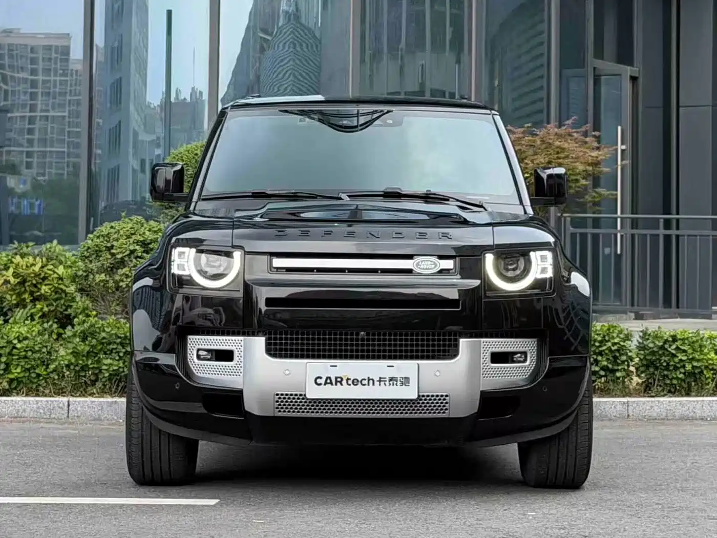 Фото 2 - Land Rover Defender