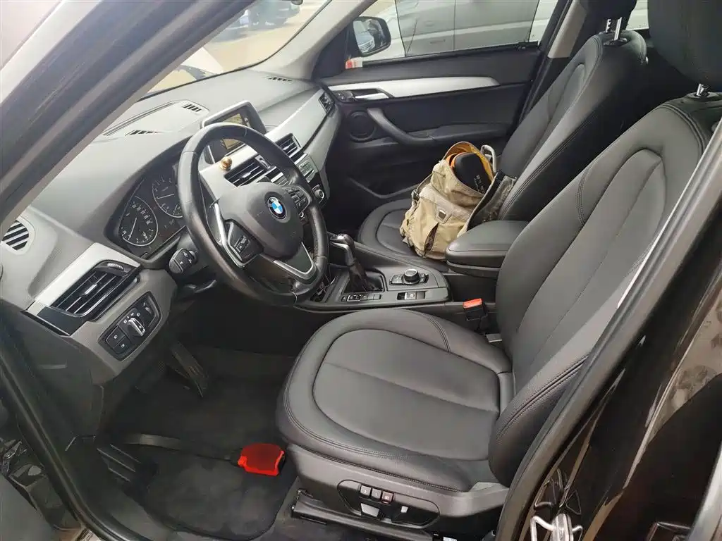 BMW X1 2016 sDrive18Li Premium Model фото 11