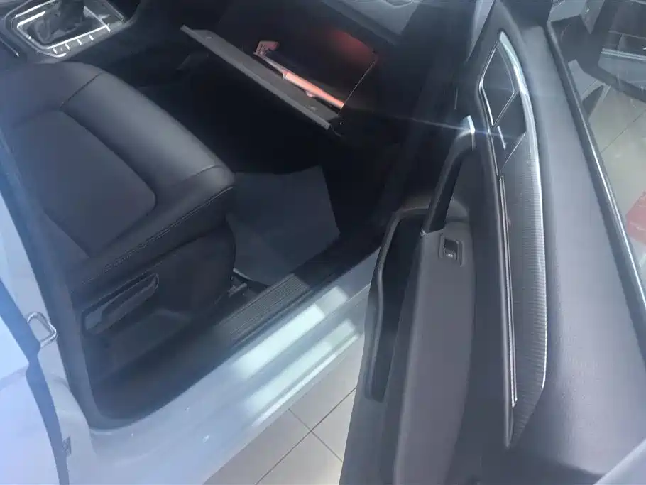 Volkswagen Golf Sportsvan 2019 280TSI Automatic Curiosity Edition China V фото 8