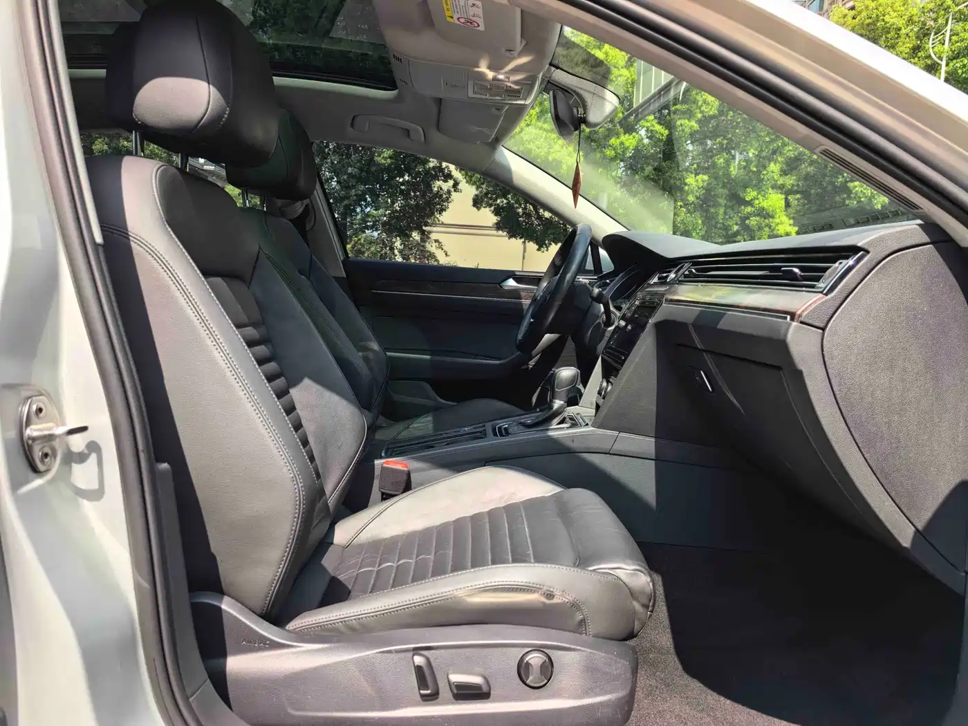 Volkswagen Magotan 2019 330TSI DSG Luxury China V фото 11