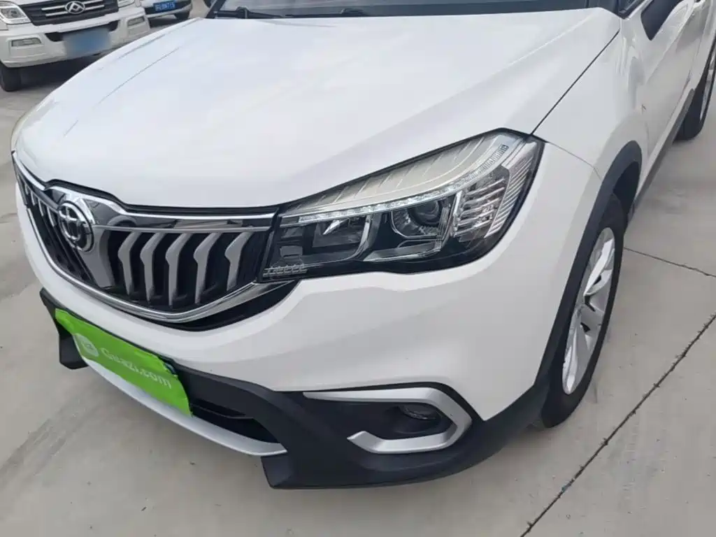 Фото 24 - Zhonghua V3