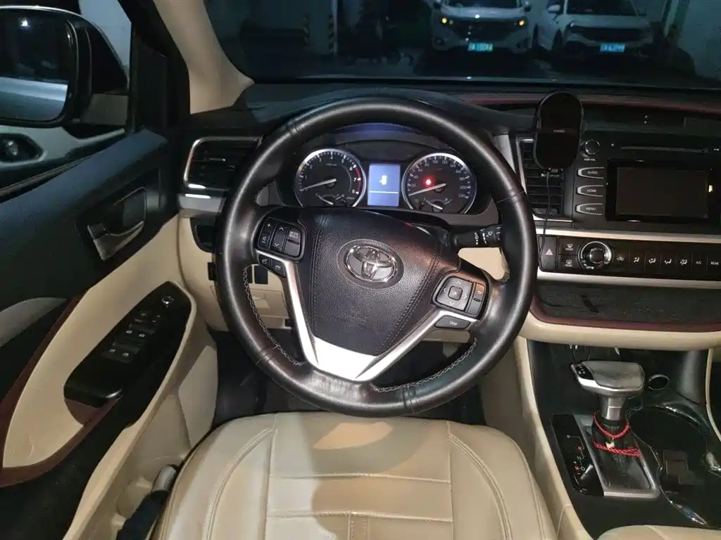 Toyota Highlander 2017 2.0T 4WD Elite 7-Seater фото 7