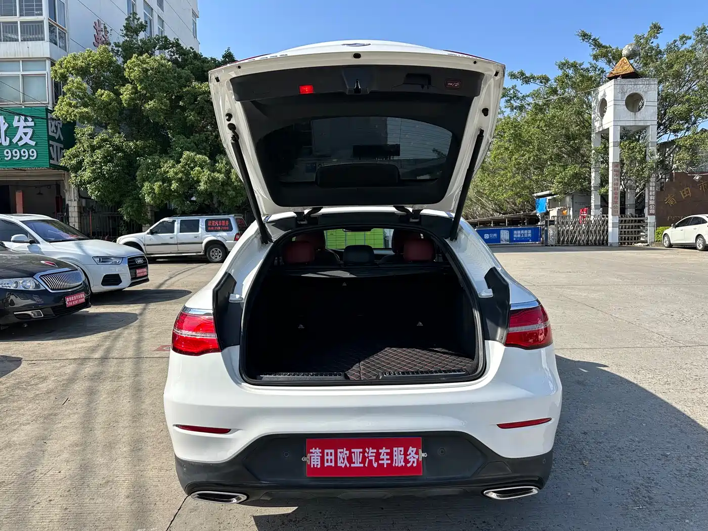 Mercedes-Benz GLC Coupe 2018 GLC 260 4MATIC Coupe SUV фото 16