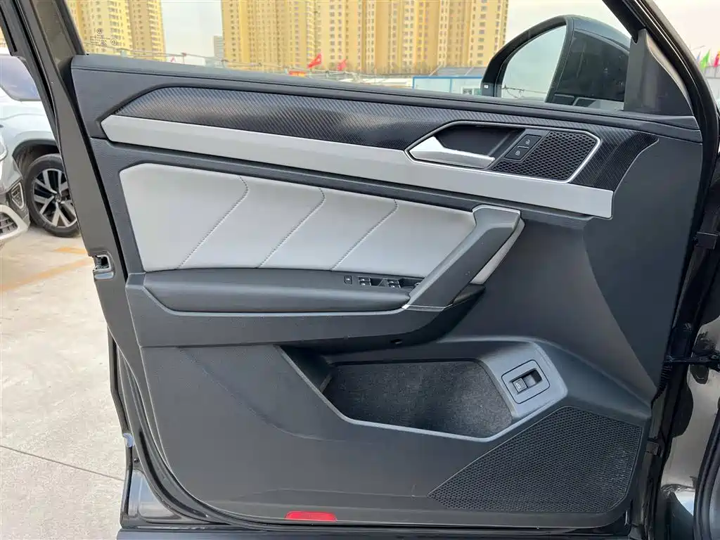 Volkswagen Tayron 2023 280TSI 2WD Luxury Plus Advanced Edition фото 7