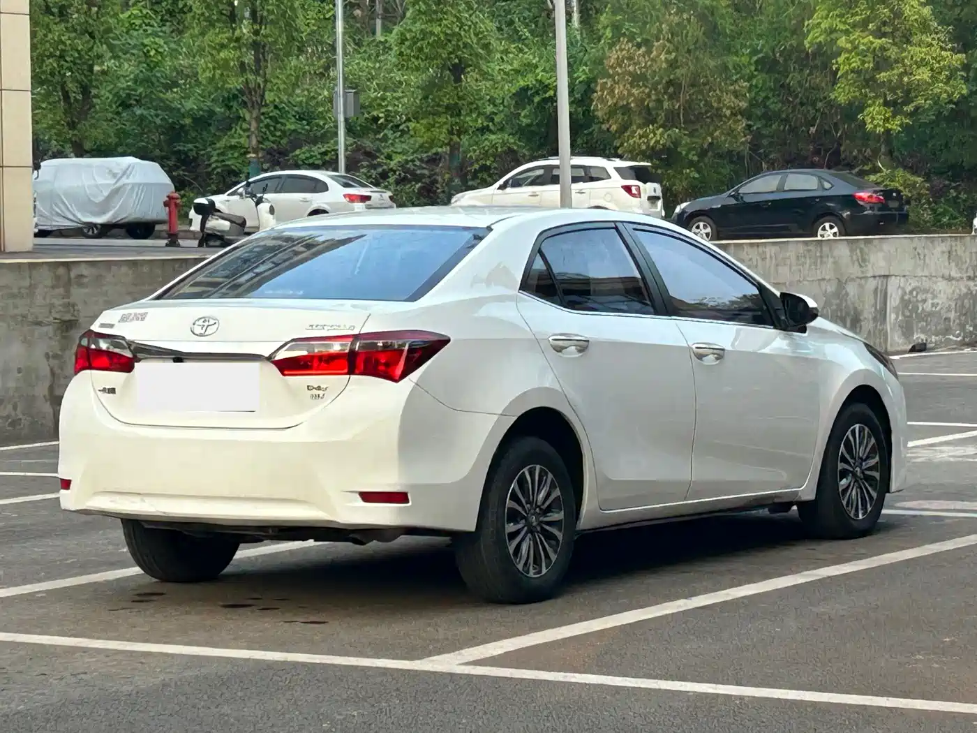 Toyota Corolla 2017 Facelift 1.2T S-CVT GL фото 4