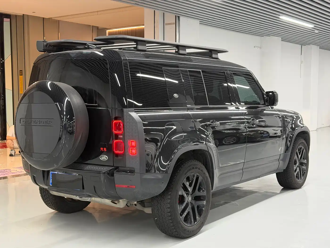 Land Rover Defender 2024 2023 Facelift 110 3.0T P400 Dark Special Edition