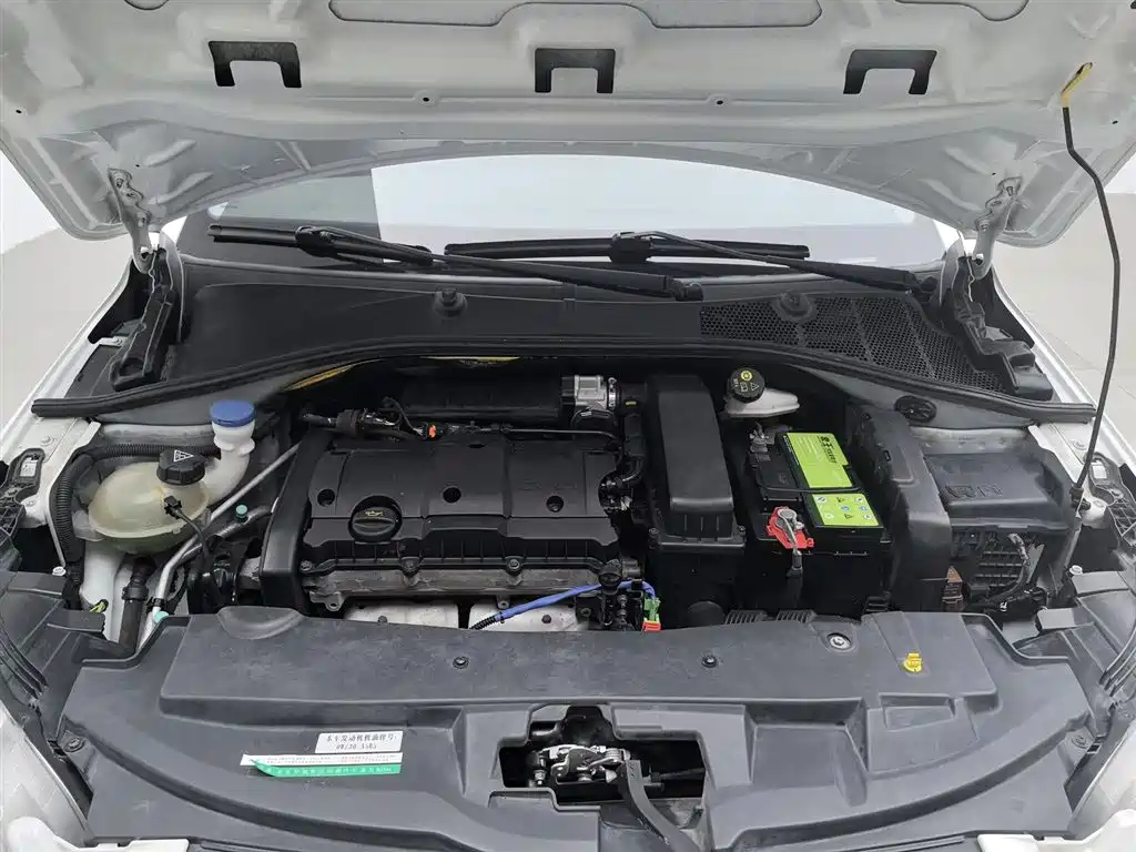 Peugeot 301 2016 1.6L Manual Comfort Edition фото 6