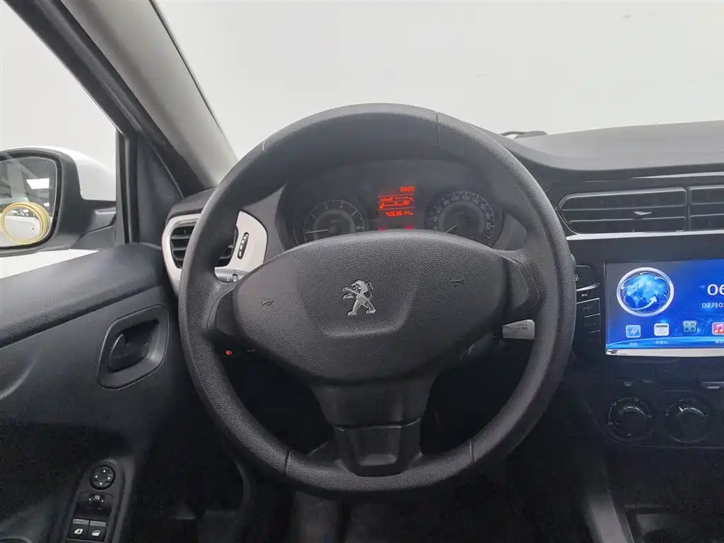 Peugeot 301 2016 1.6L Manual Comfort Edition фото 11
