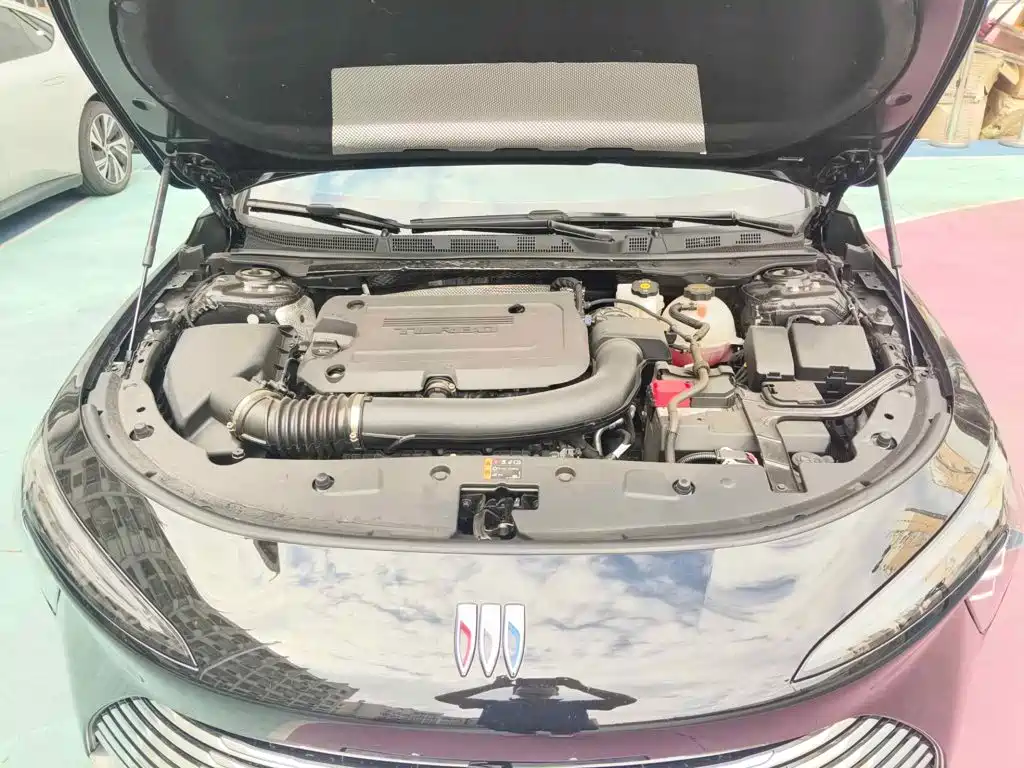 Buick LaCrosse 2025 2026 Model 28T Platinum Edition