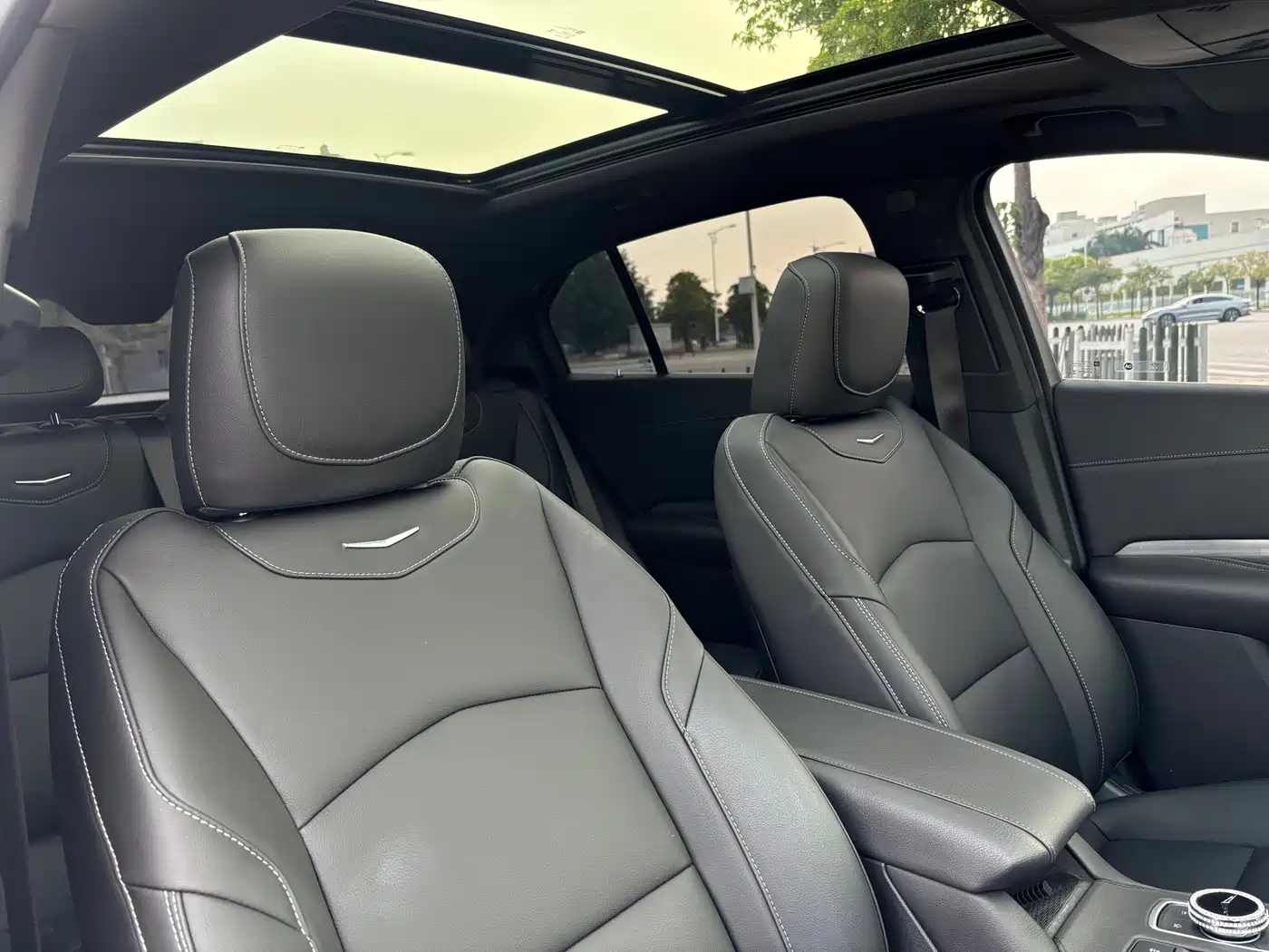 Cadillac XT4 2024 Facelift 28T 2WD Luxury фото 13