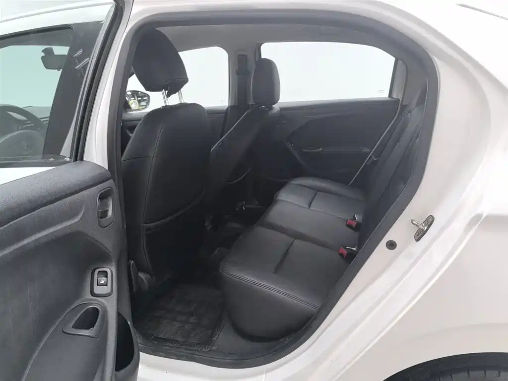Peugeot 301 2016 1.6L Manual Comfort Edition фото 15