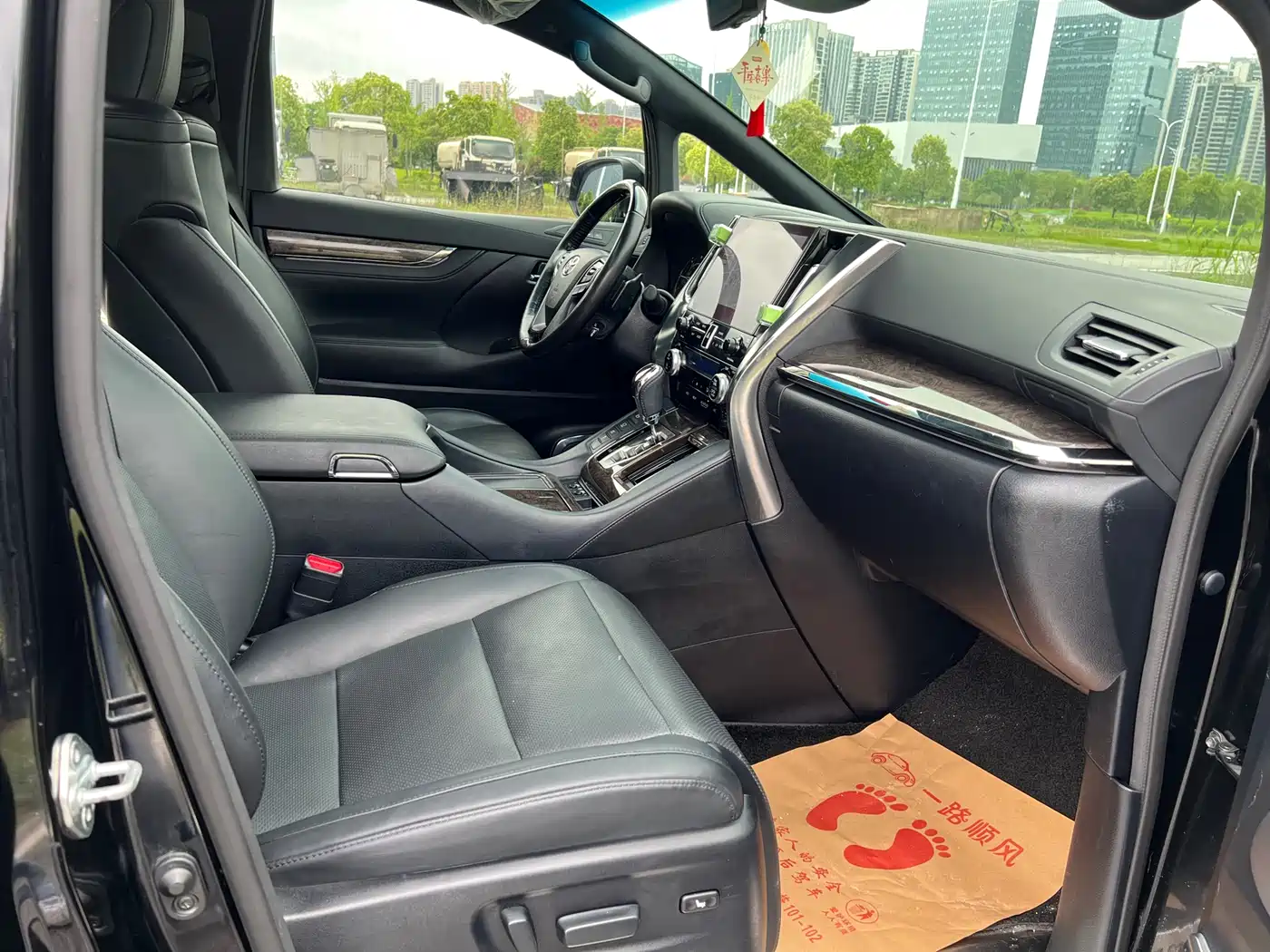 Toyota Alphard 2021 Hybrid 2.5L Premium фото 6