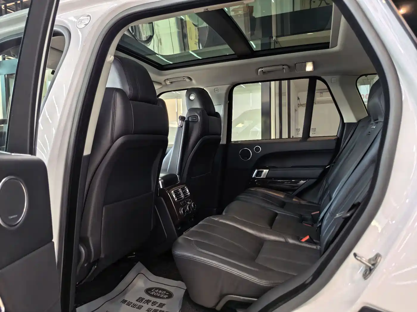 Land Rover Range Rover 2013 NA 5.0 V8 Vogue фото 7