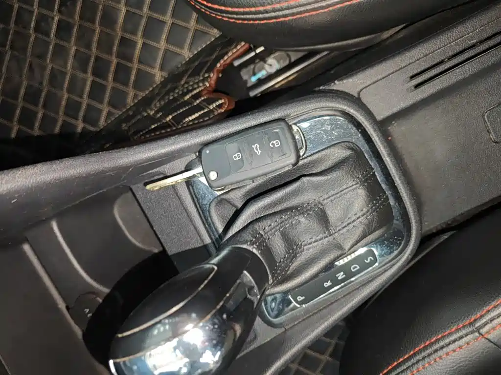 Volkswagen Jetta 2015 1.6L Auto Trend фото 9