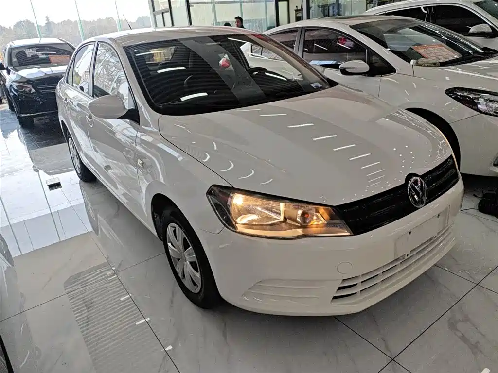 Volkswagen Jetta 2015 1.6L Auto Trend фото 4
