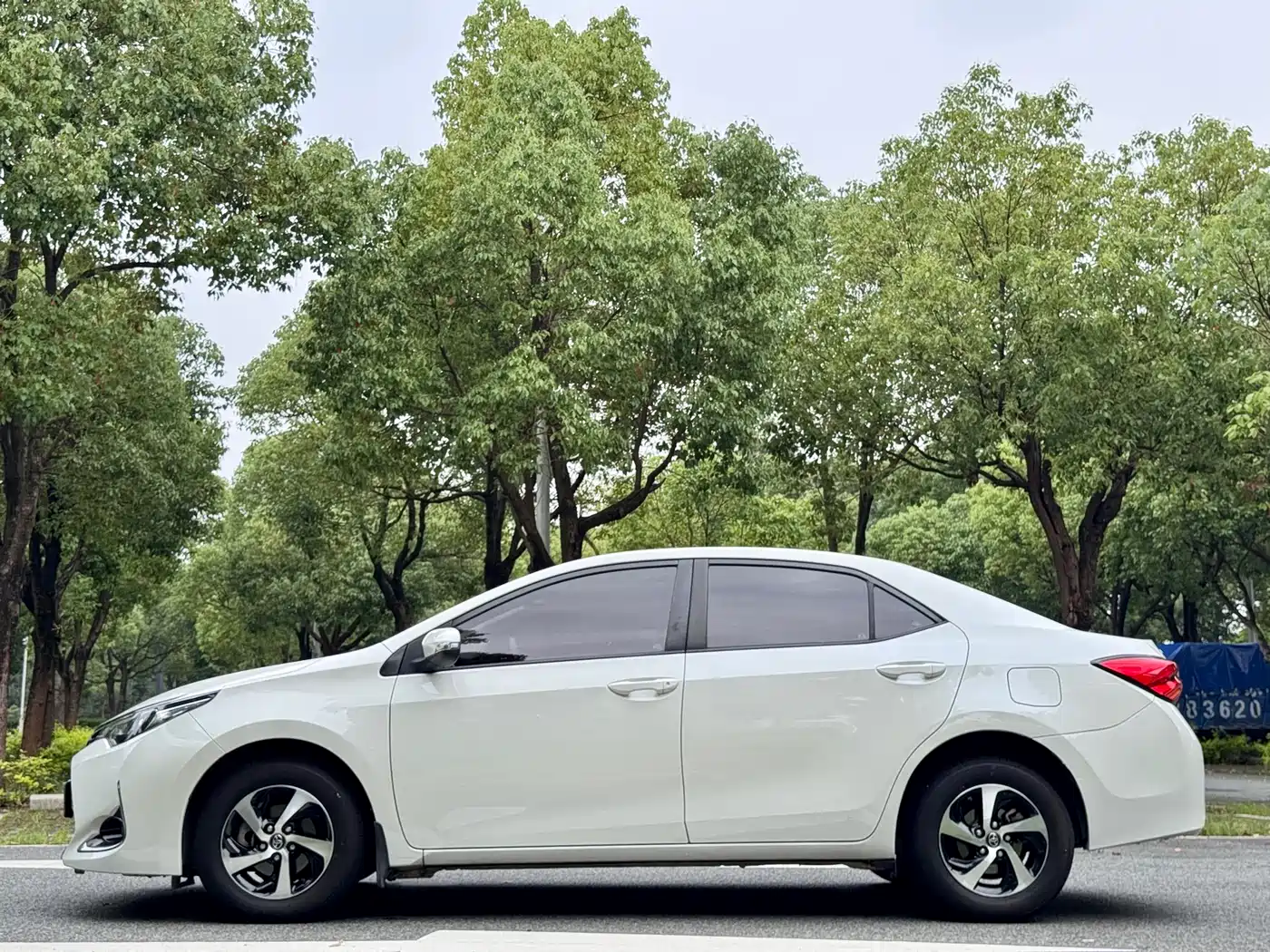 Toyota Levin 2017 Facelift 185T CVT Elite (China V) фото 4