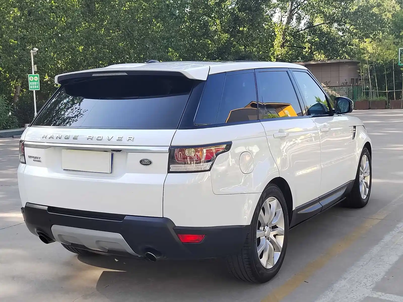 Фото 4 - Land Rover Range Rover Sport