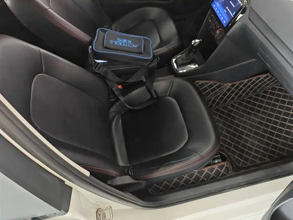 Volkswagen Jetta 2015 1.6L Auto Trend фото 25