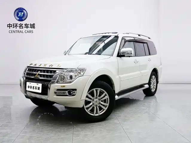 Mitsubishi Pajero (Import) 2019 3.0L Auto Luxury Version — фото 1
