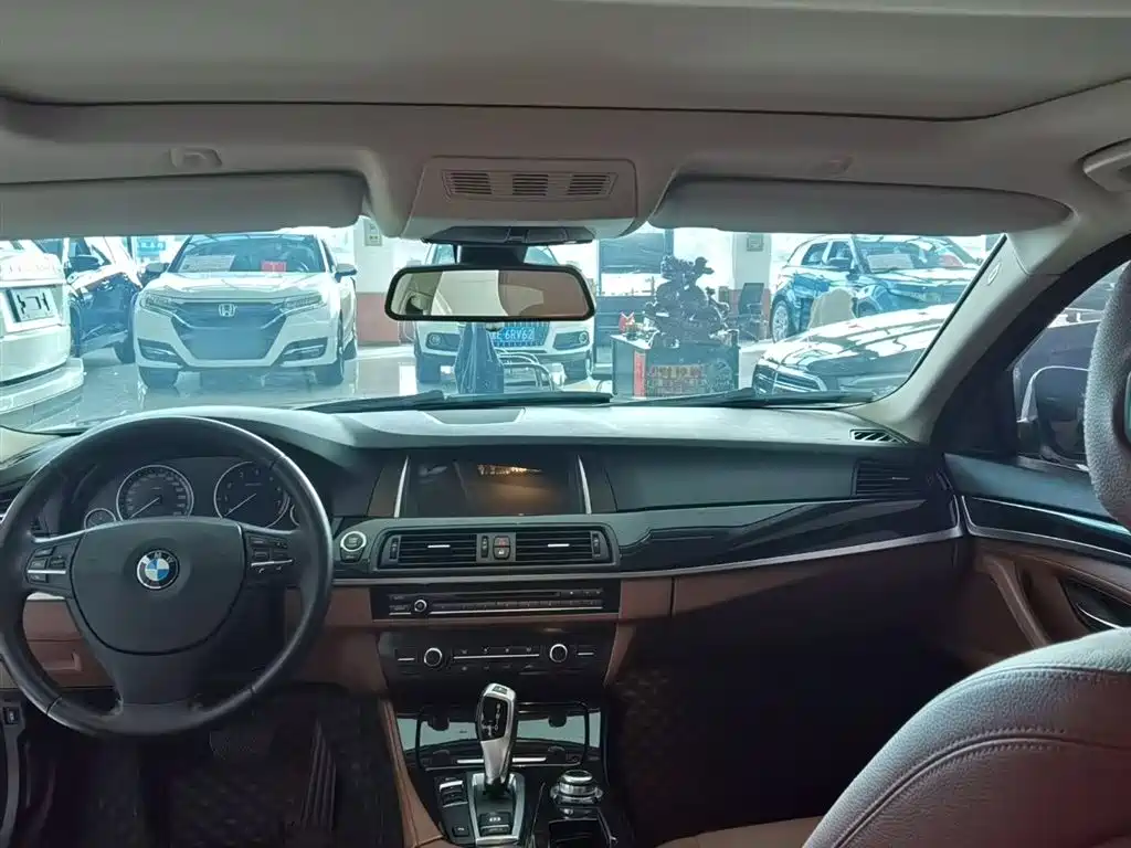 BMW 5 Series 2014 520Li Elegance фото 8