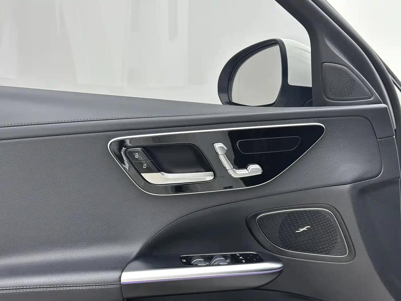 Mercedes-Benz C-Class New Energy 2023 Facelift C 350 eL фото 15