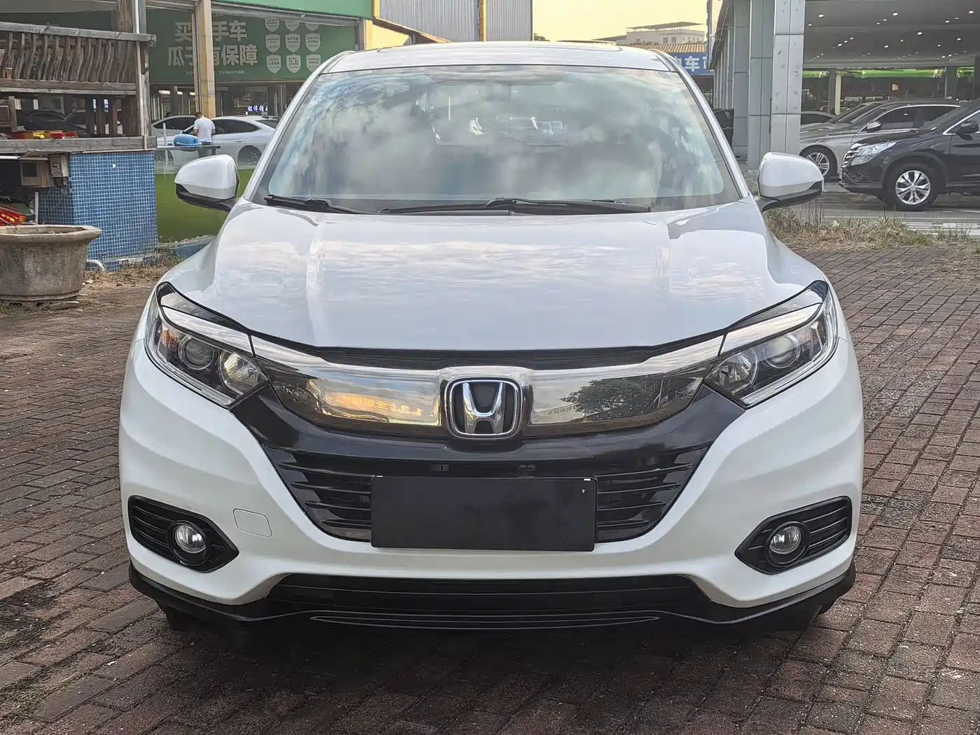 Photo 2 - Honda Vezel