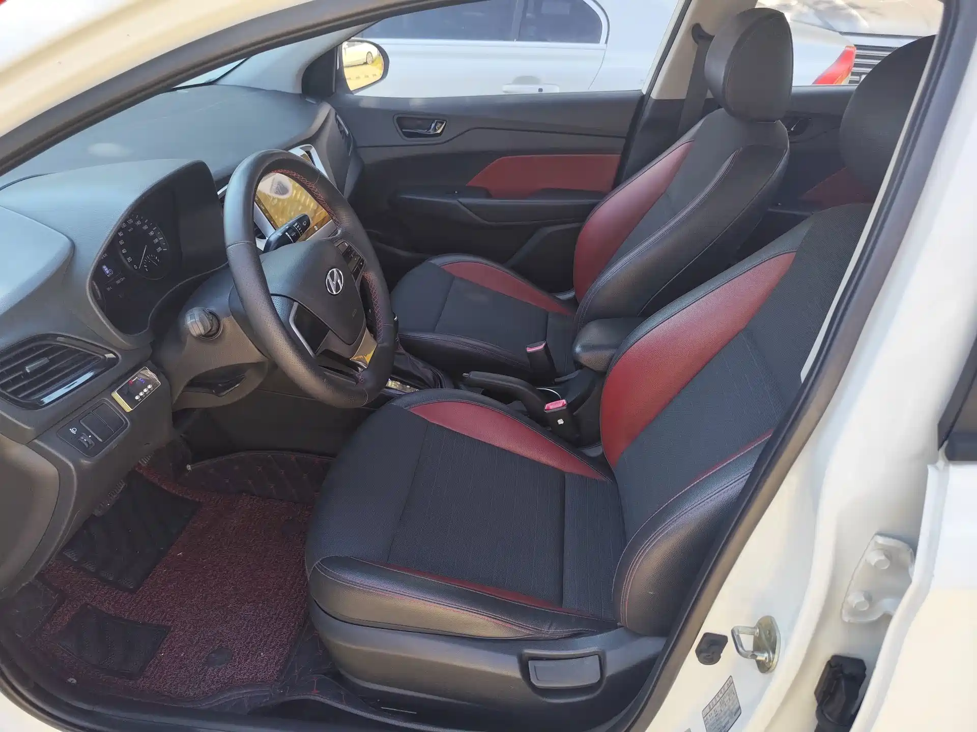 Фото 6 - Hyundai Verna