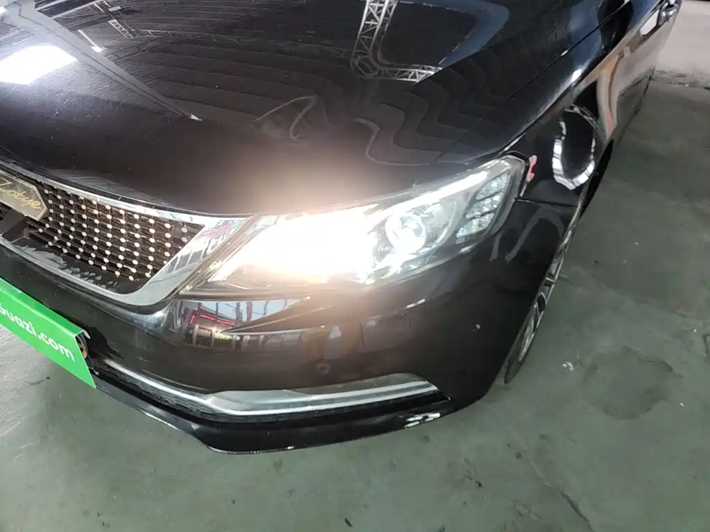 Zotye Z700 2016 2016 1.8T DCT Elegance