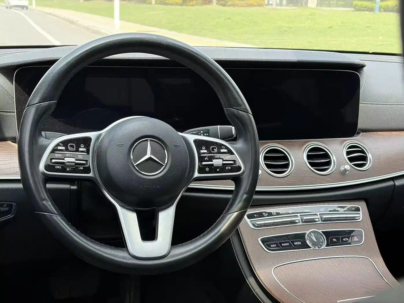 Mercedes-Benz E-Class 2019 E 200 L фото 14