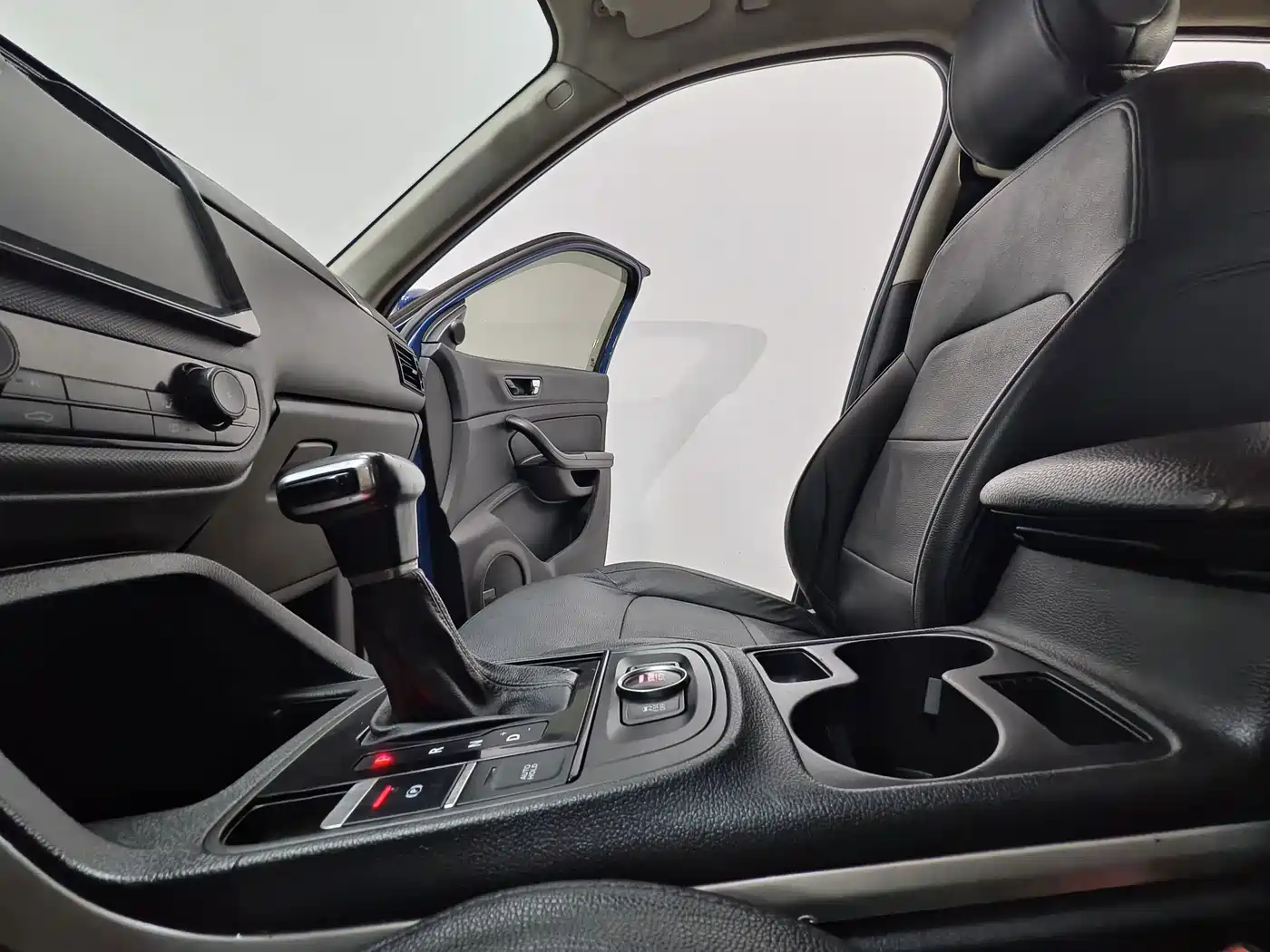 Qoros 5 2018 2018 Facelift 1.6T Automatic Leading
