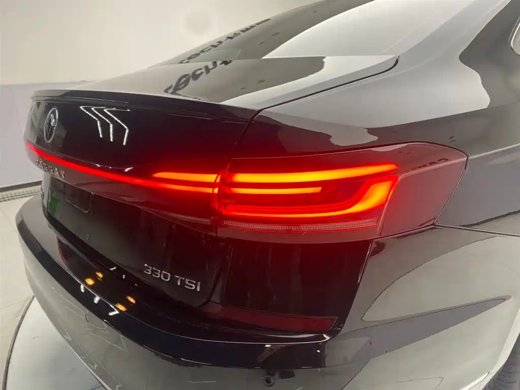 Volkswagen Passat 2022 330TSI Elite Edition фото 10