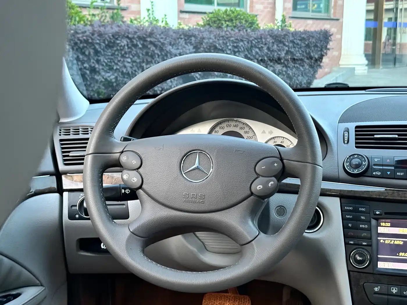 Mercedes-Benz E-Class 2008 Model E 280 Personality Sport Edition фото 15