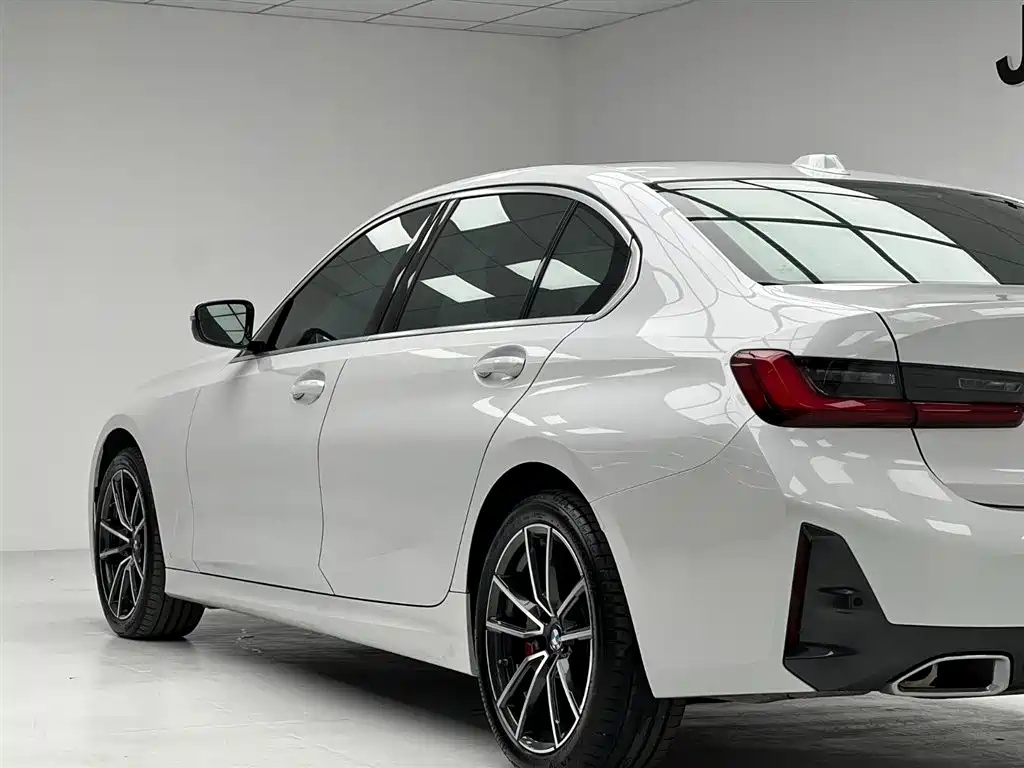 BMW 3 Series 2023 320Li M Sport Package фото 12
