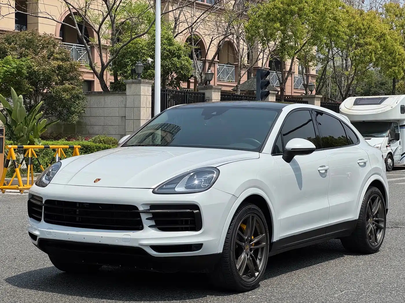 Porsche Cayenne 2019 Cayenne Coupé 3.0T фото 3