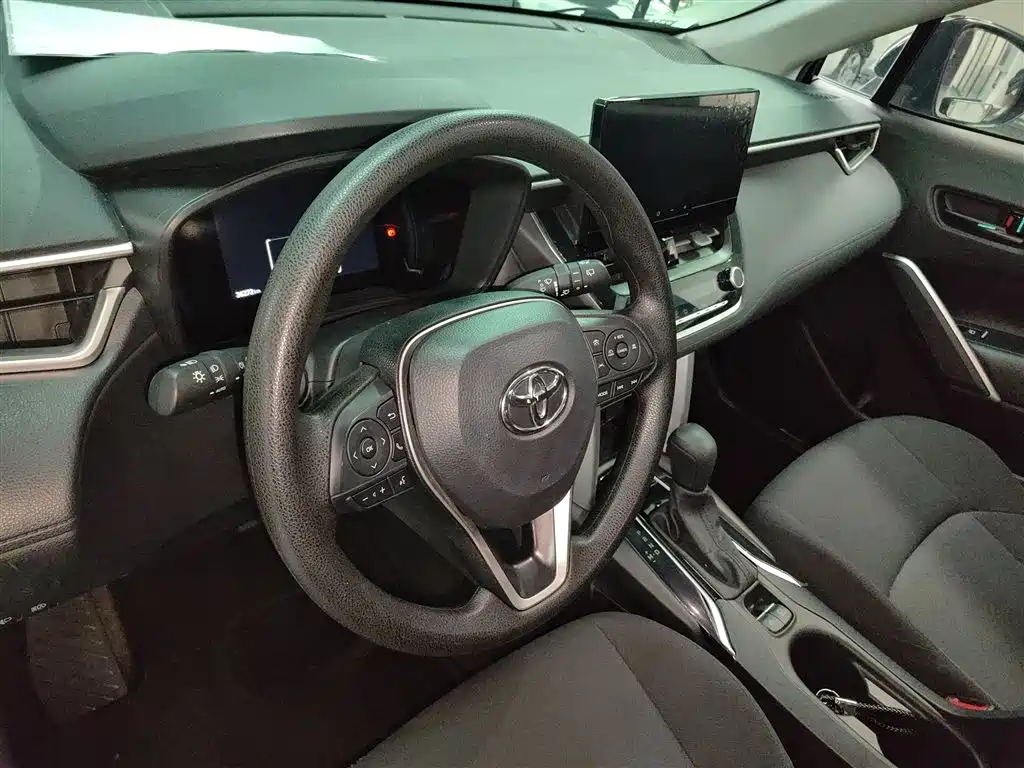 Toyota Frontlander 2023 2.0L CVT Leading Edition фото 7