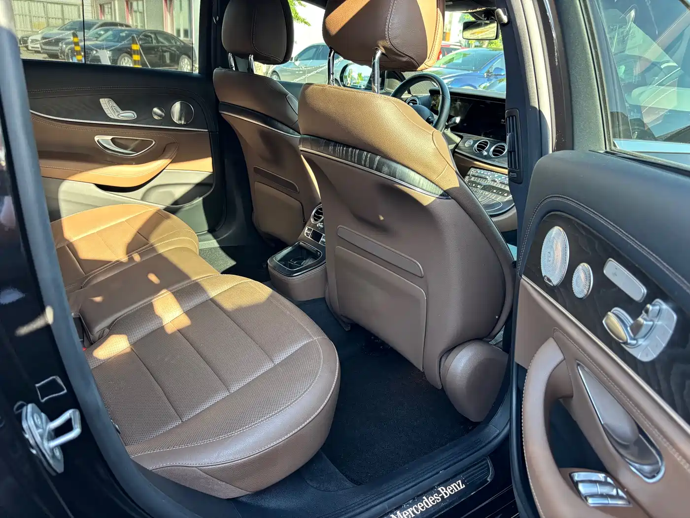 Mercedes-Benz E-Class 2022 E 300 L Sport Premium фото 11