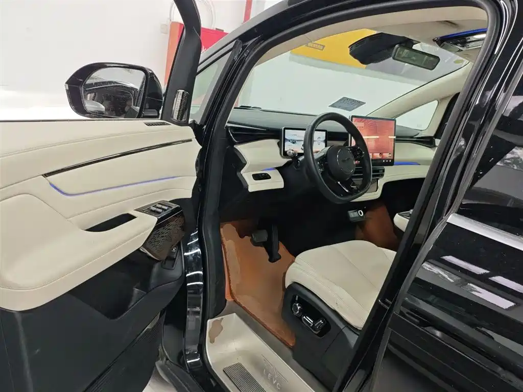 Geely Galaxy Yizhen L380 2025 Model 650km Flagship Edition AWD фото 12