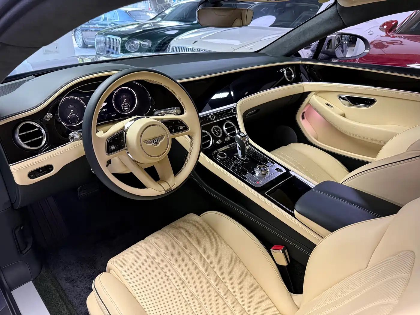 Bentley Continental 2020 4.0T GT V8 фото 12